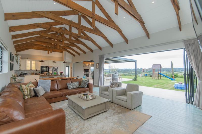 4 Bedroom Property for Sale in Kragga Kamma Eastern Cape